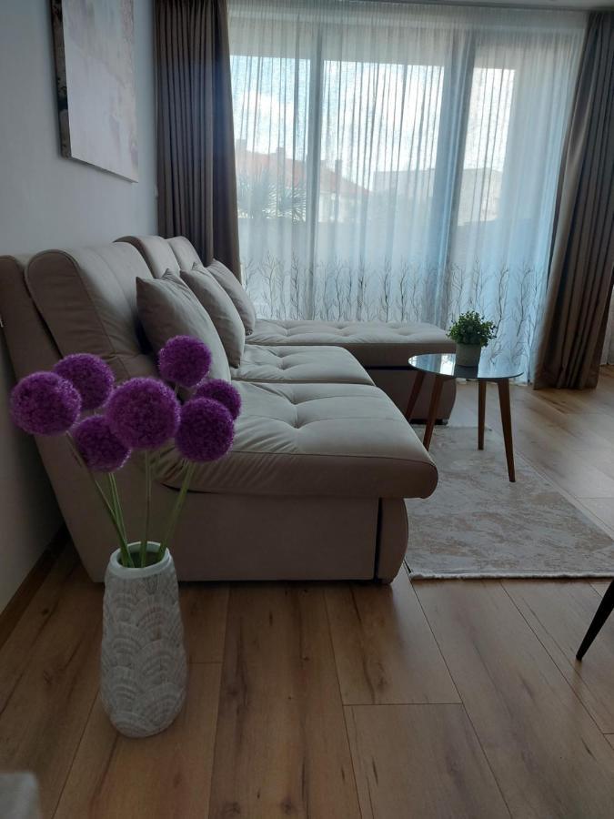 Vazov Apartment Kazanluk Bagian luar foto